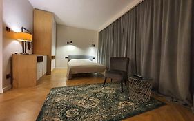 Mlociny Metro Apartment 3